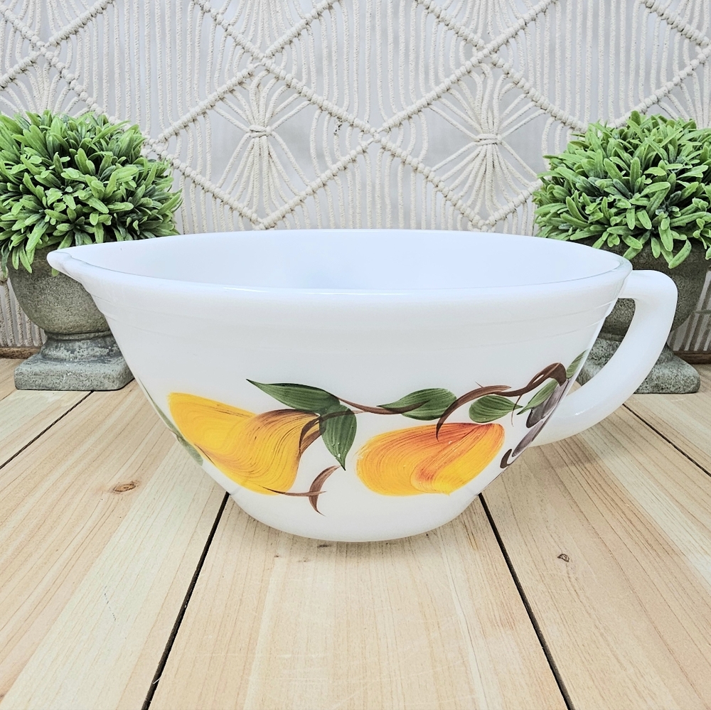 Federal Glass Gay Fad Batter Bowl